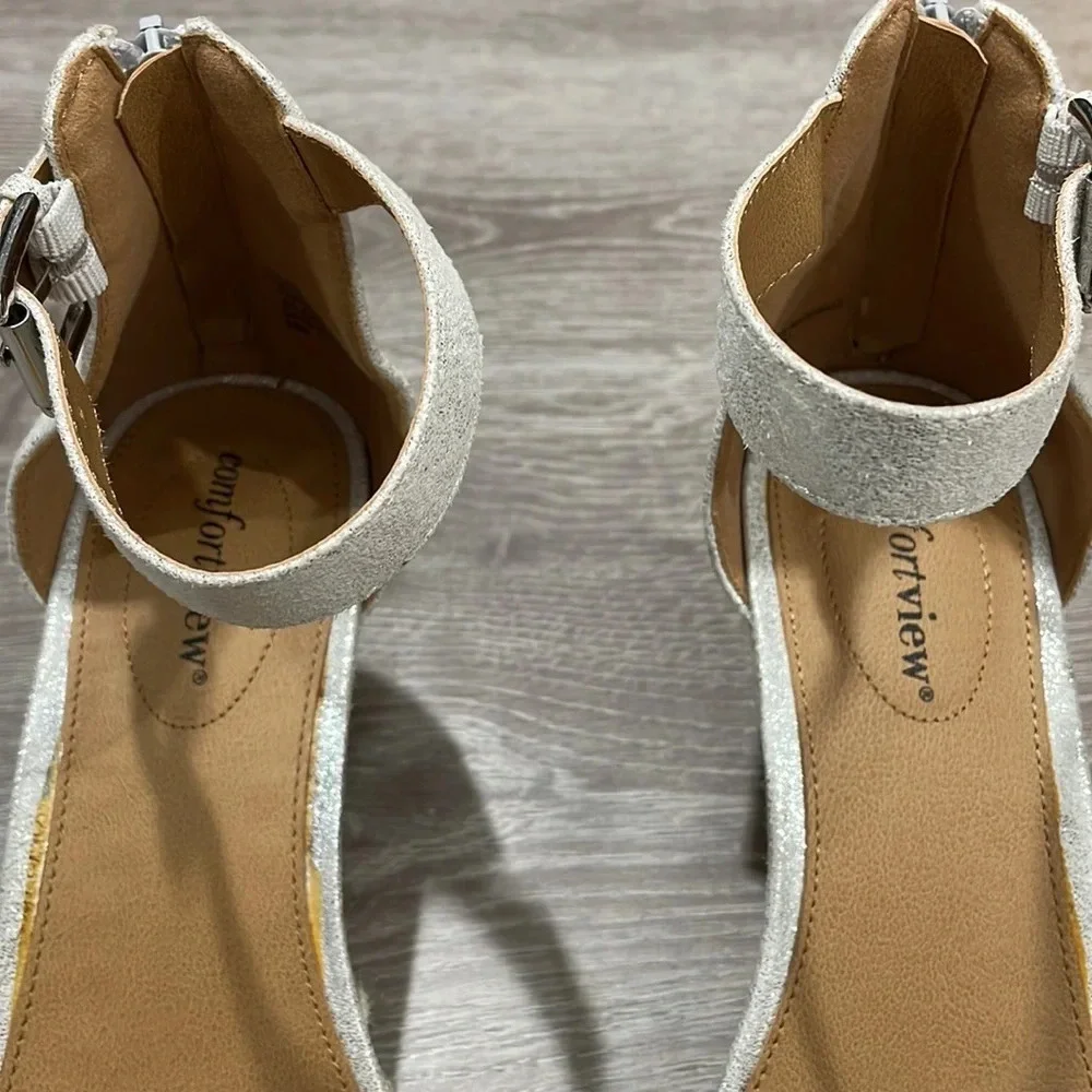 NEW Comfortview Silver Ruffle Wide London Wedge Espadrille Ankle Strap 8WW
